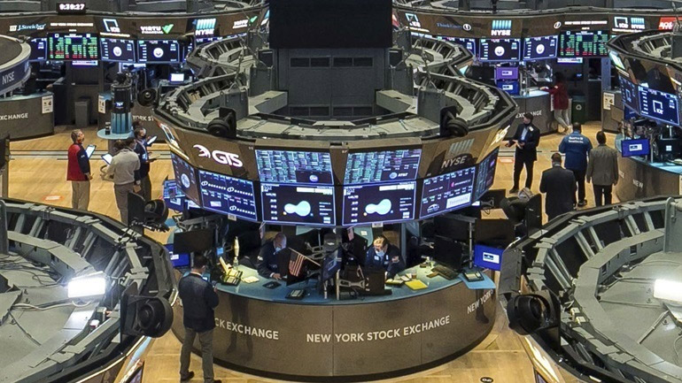 Κλείσιμο με τριπλό ρεκόρ στη Wall Street