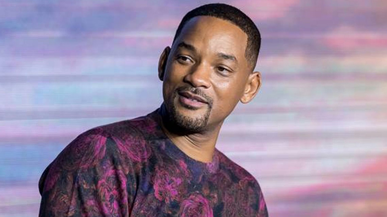 Ο Will Smith μας δείχνει τη βαθύτερη πισίνα του κόσμου στο Dubai