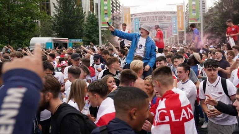 Αγγλική τρέλα στο Λονδίνο για τον τελικό του Euro!