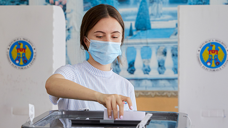 Οι φιλοευρωπαίοι προηγούνται στις βουλευτικές εκλογές της Μολδαβίας