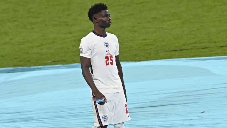 UEFA: Στο πλευρό των παικτών της Αγγλίας που δέχθηκαν ρατσιστικές επιθέσεις