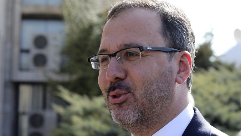 Υπουργός Αθλητισμού Τουρκίας: «Καταδικάζω τη στάση που αντιμετώπισε η Γαλατασαράι»