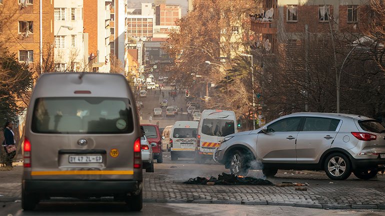 Νότια Αφρική: Τέταρτη ημέρα βίαιων συγκρούσεων
