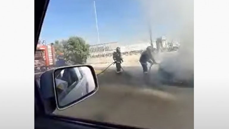 Στις φλόγες τυλίχθηκε αυτοκίνητο στο Ηράκλειο