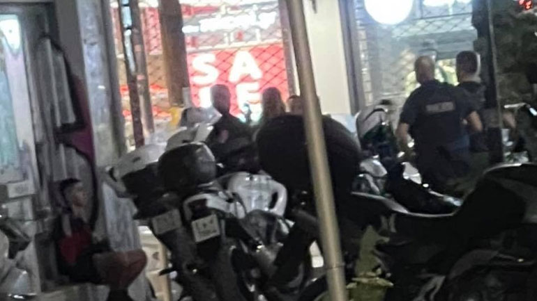 Θεσσαλονίκη: Χειροπέδες σε ανήλικο που είχε στην κατοχή του δύο σουγιάδες