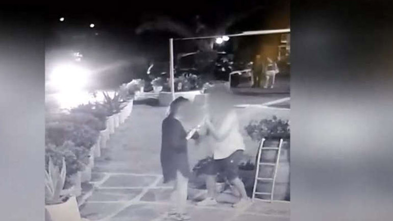 Βίντεο-ντοκουμέντο: Γάλλος κακοποιός κλέβει πανάκριβο ρολόι από τουρίστρια στη Μύκονο