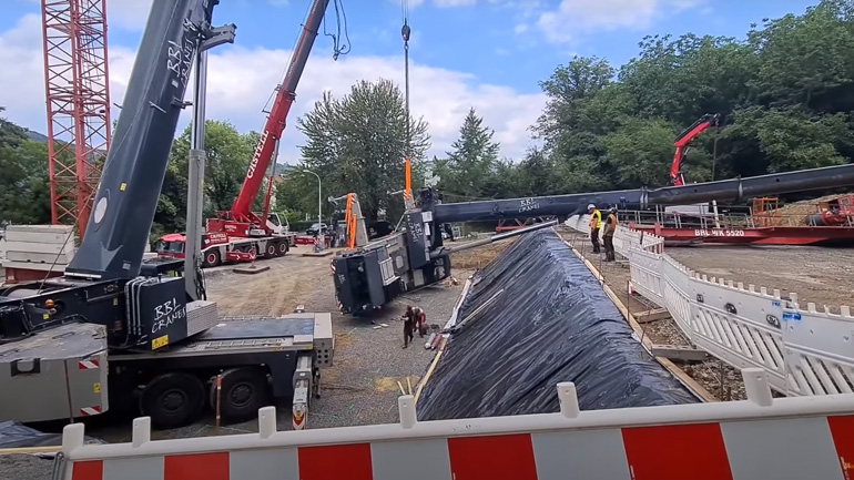 Γερανός παραλίγο να πλακώσει δύο άνδρες (Γερμανία)