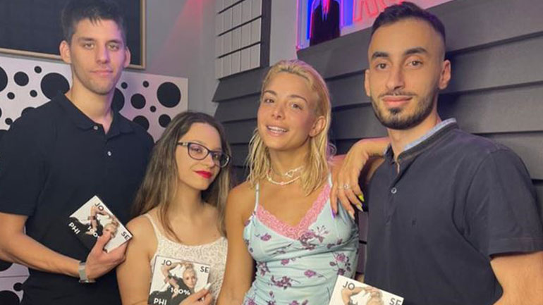 Josephine: Η έκπληξη που έκανε σε 3 τυχερούς θαυμαστές της