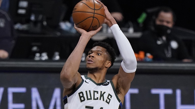 ΝΒΑ: Δεύτερη σε πωλήσεις η φανέλα του Αντετοκούνμπο