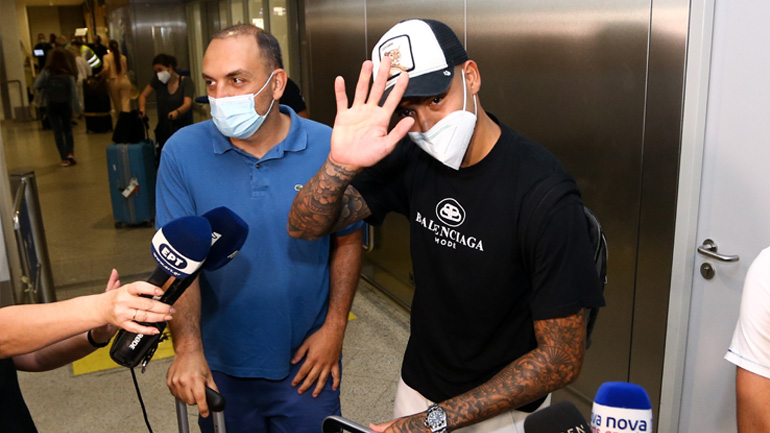 ΑΕΚ: Έφτασε στην Αθήνα ο Αραούχο!
