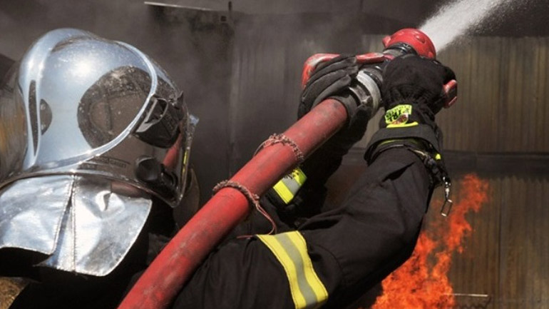 Πυρκαγιά σε εργοστάσιο ανακύκλωσης στα Άνω Λιόσια