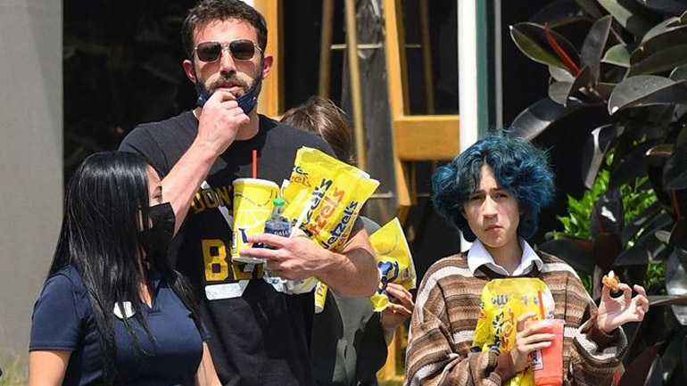Ben Affleck: Βόλτα με τα παιδιά του και την 13χρονη κόρη της Jennifer Lopez