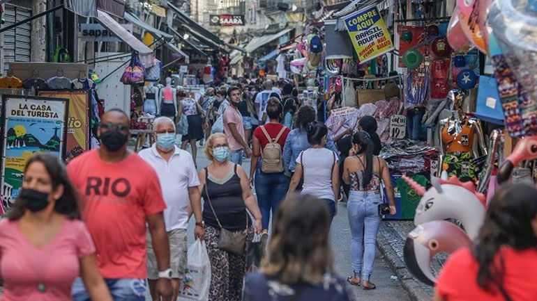 ΠΟΥ: «Υπάρχει μεγάλη πιθανότητα νέων και πιο επικίνδυνων παραλλαγών»