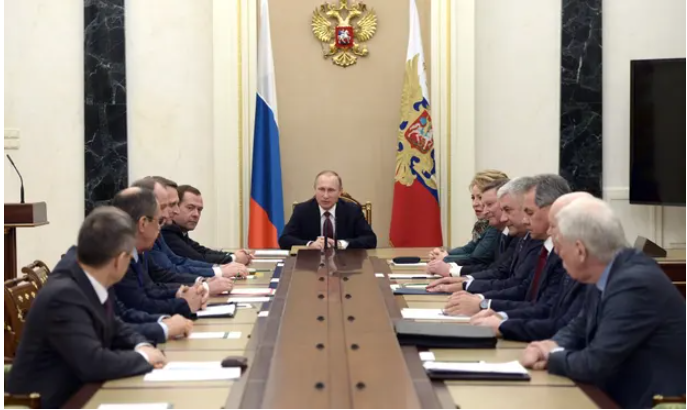 Η επίμαχη φωτογραφία (Alexei Nikolsky/Russian presidential press service/TASS)