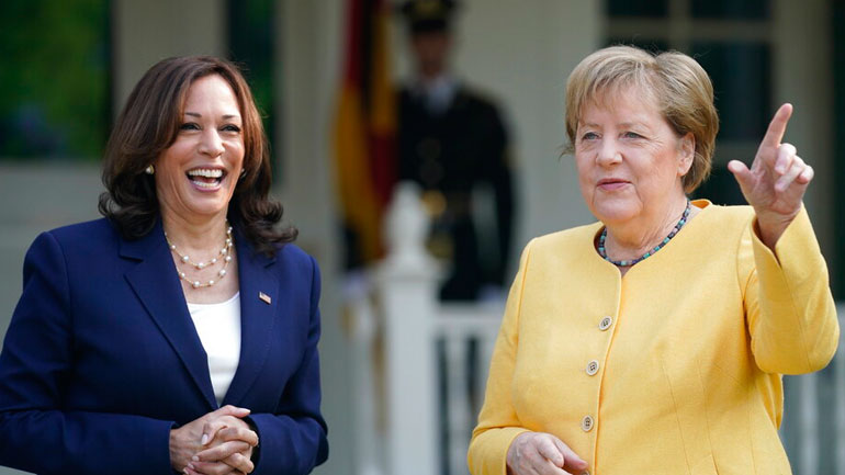 ΗΠΑ: Η Κάμαλα Χάρις υποδέχθηκε τη Μέρκελ – Το βράδυ η συνάντηση με Μπάιντεν