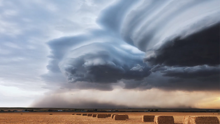 Σύννεφα, άνεμοι και αστραπές!