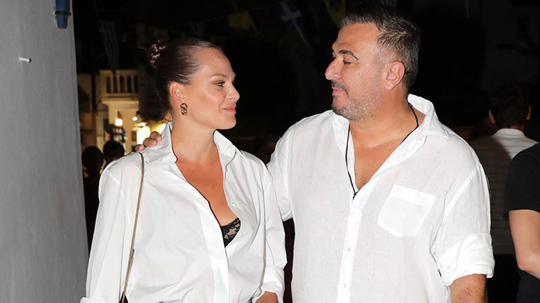 Υβόννη Μπόσνιακ & Αντώνης Ρέμος: Αγκαλιά στο νησί των ανεμών