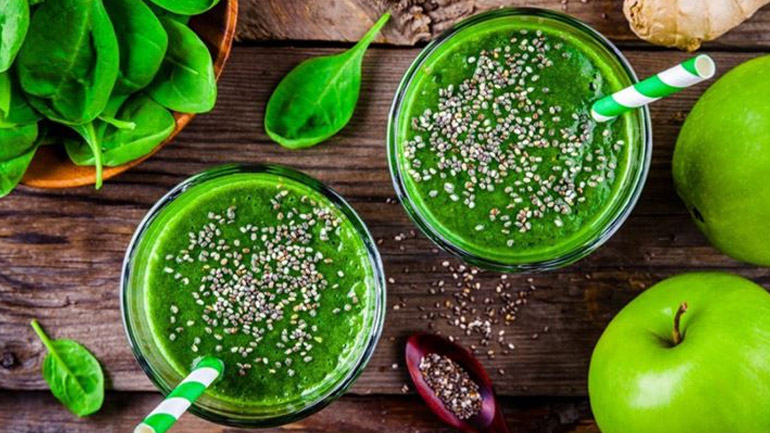 Super tasty detox ροφήματα για να πιείτε πριν την παραλία