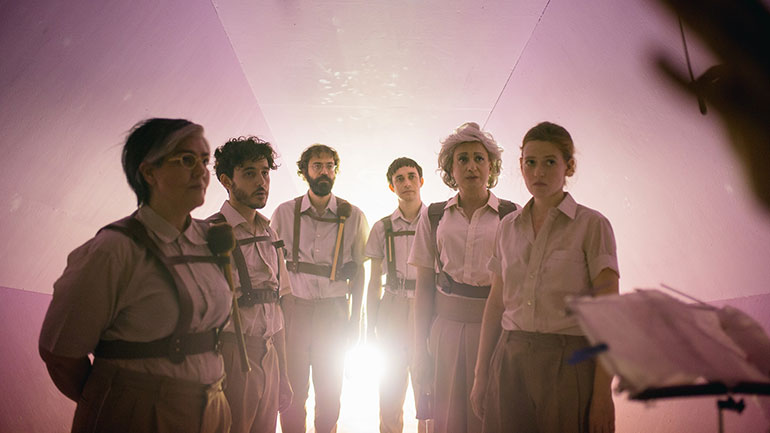 Ο Έκτ. Λυγίζος παρουσιάζει το «Σχολείο των Γυναικών» του Μολιέρου στην Πειραιώς 260 Ο Έκτ. Λυγίζος παρουσιάζει το «Σχολείο των Γυναικών» του Μολιέρου στην Πειραιώς 260