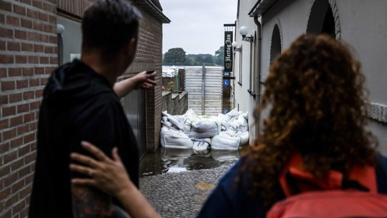 Ολλανδία: Τα πλημμυρισμένα ποτάμια απειλούν κατοικημένες περιοχές