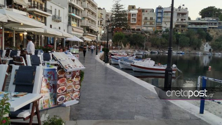 «Άδειοι» οι δρόμοι και τα καταστήματα στον Άγιο Νικόλαο