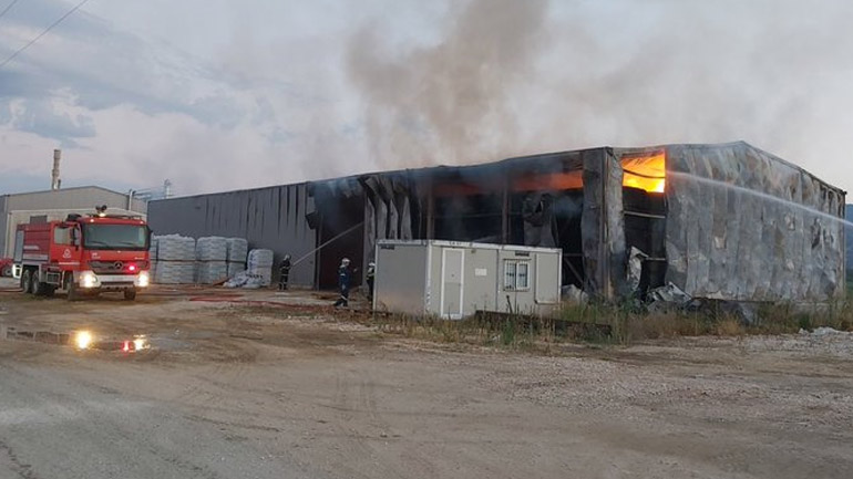 Πυρκαγιά σε αποθήκη με ζωοτροφές στον Αμπελώνα Λάρισας