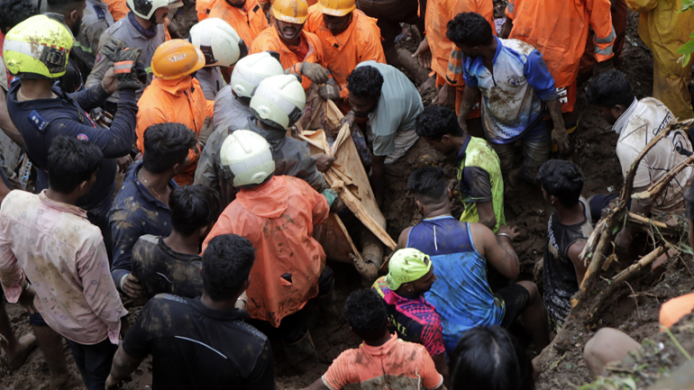 Ινδία: Τουλάχιστον 30 είναι οι νεκροί από κατολισθήσεις στο Μουμπάι