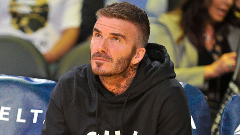 O David Beckham «αντιγράφει» το νέο hair look των γιων του