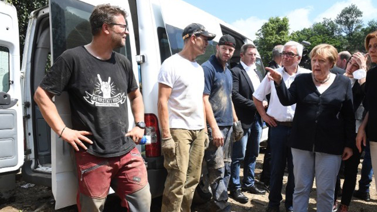 Γερμανία-πλημμύρες: “Θα μείνουμε στο πλευρό σας”
