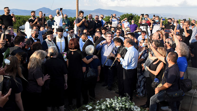 Με δημοτικά τραγούδια το τελευταίο αντίο στη Φιλιώ Πυργάκη