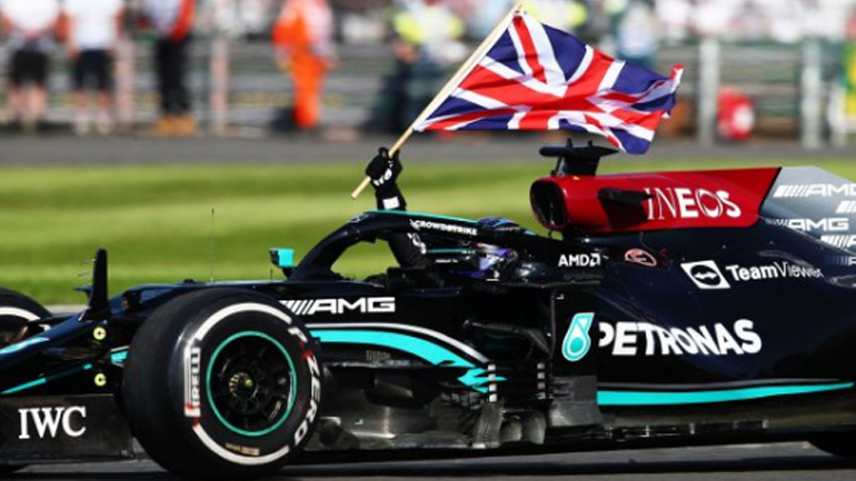 Αποθέωση του Lewis Hamilton από 140.000 θεατές στο Silverstone