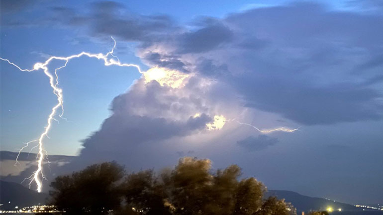 Meteo: 5.000 κεραυνοί και σημαντικά ύψη βροχής την Κυριακή 18/7