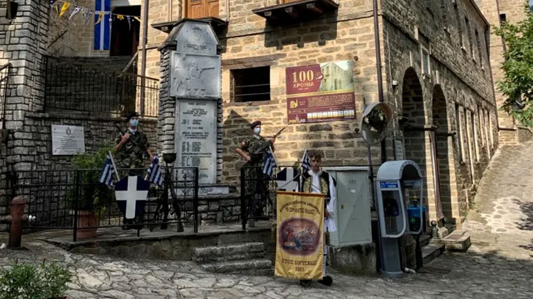 Παραλίγο τραγωδία στη Φλώρινα: 16χρονος λιποθύμησε και έπεσε πάνω σε στρατιωτική ξιφολόγχη Παραλίγο τραγωδία στη Φλώρινα: 16χρονος λιποθύμησε και έπεσε πάνω σε στρατιωτική ξιφολόγχη