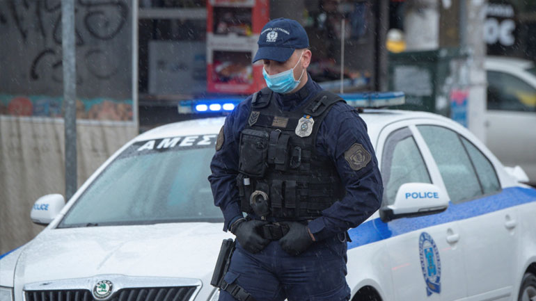 Γυναίκα μαχαίρωσε άνδρα σε λεωφορείο του ΚΤΕΛ στην Καβάλα Γυναίκα μαχαίρωσε άνδρα σε λεωφορείο του ΚΤΕΛ στην Καβάλα