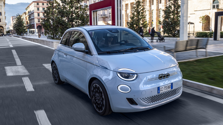 Σε ποιες δοκιμές το ηλεκτρικό Fiat 500 πέτυχε το 10/10;