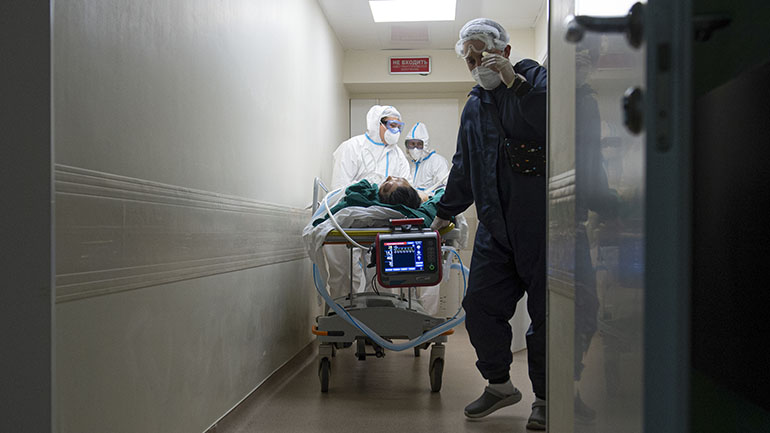 Η Ρωσία ανακοίνωσε 24.633 νέα περιστατικά Covid-19