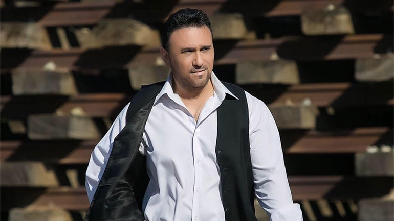 Ο Αλέκος Ζαζόπουλος επιστρέφει στη νυκτερινή διασκέδαση της Αθήνας