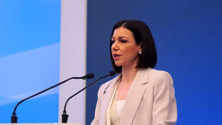 Πελώνη: Επείγει ο εμβολιασμός των νέων