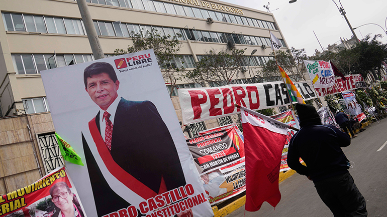 Περού: Ο Πέδρο Καστίγιο ανακηρύσσεται νικητής στις προεδρικές εκλογές