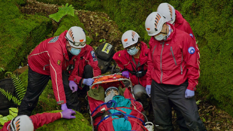 «Επιχείρηση» στην άγρια φύση του Peak District – Η Ομάδα Διάσωσης Βουνού πρωταγωνιστεί στους «Lifesavers» της Ford