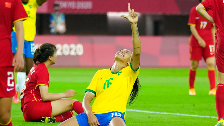 Ποδόσφαιρο γυναικών: «Πεντάρα» η Βραζιλία, «έγραψε ιστορία» η Φορμίγκα