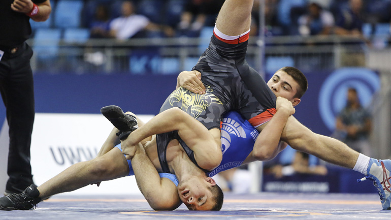 Πάλη: Αποκλείστηκαν Κουγιουμτσίδης – Παπαδοπούλου