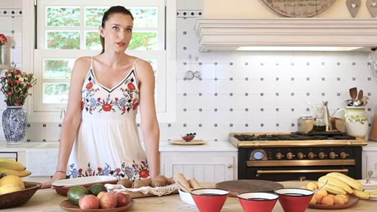 Η Κάτια Ζυγούλη φτιάχνει νόστιμα παγωτά με ελάχιστες θερμίδες!