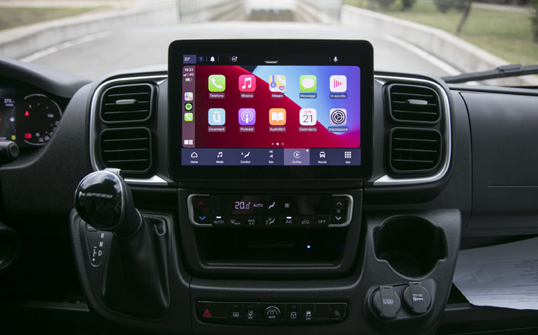 Έξυπνη πλοήγηση και Wi-Fi Hotpost με δυνατότητα σύνδεσης έως και 8 συσκευών ταυτόχρονα.