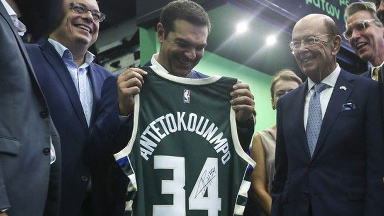 Αλέξης Τσίπρας: Γιάννη και Θανάση Αντετοκούνμπο, τιμή μας που είστε Έλληνες