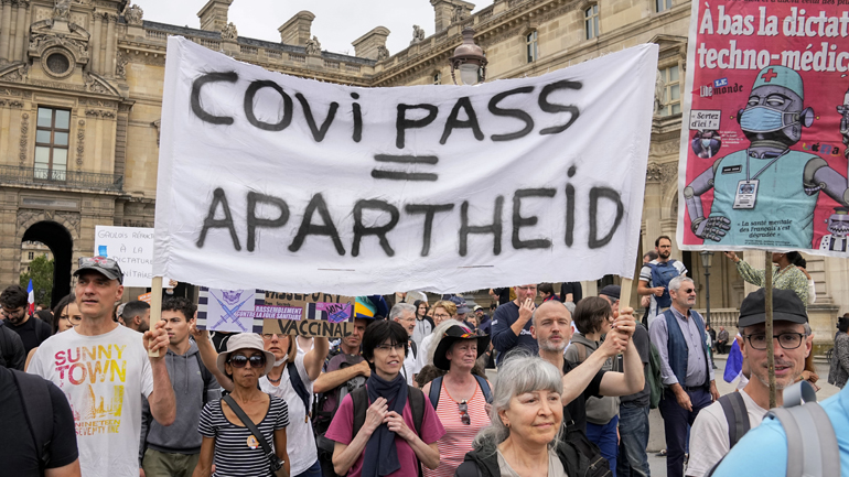 Διαδήλωση στο Παρίσι κατά του υγειονομικού πάσου