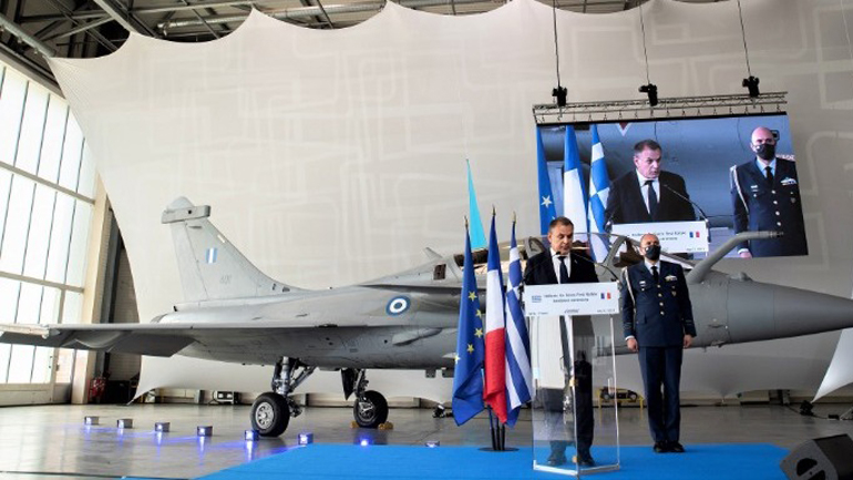 Παραδόθηκε το πρώτο Rafale με ελληνικά χρώματα