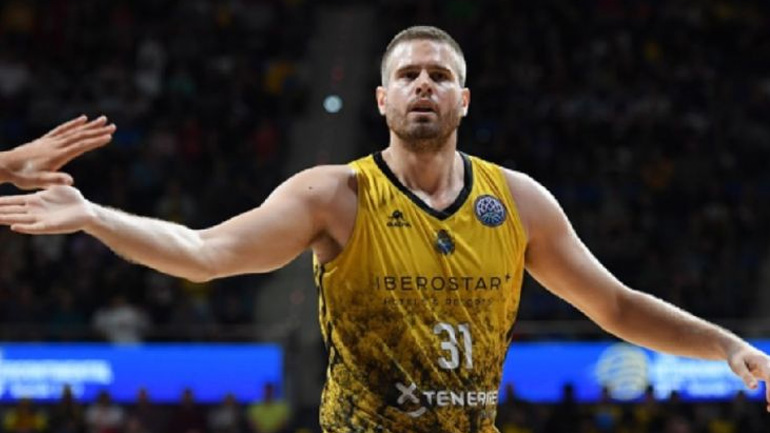 Στην ΑΕΚ ο Μπόγρης