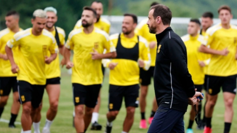 Αστάνα-Άρης: Οι αρχικές εντεκάδες