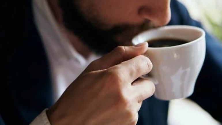 H μεγάλη κατανάλωση καφέ κάνει κακό στον εγκέφαλο